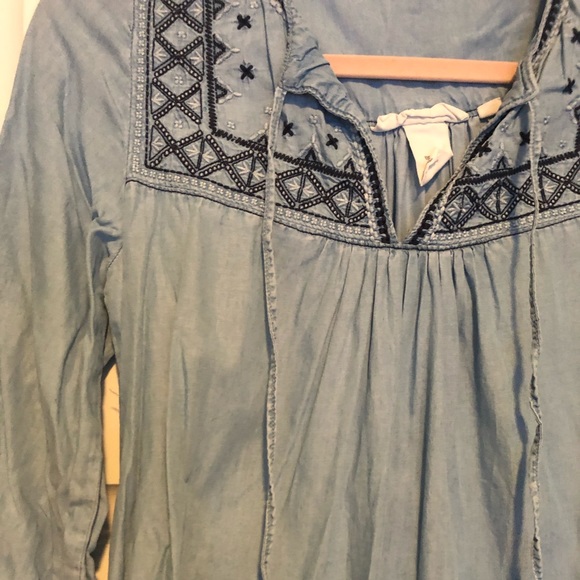 Chambray dress with tassels and embroidery - Picture 2 of 3